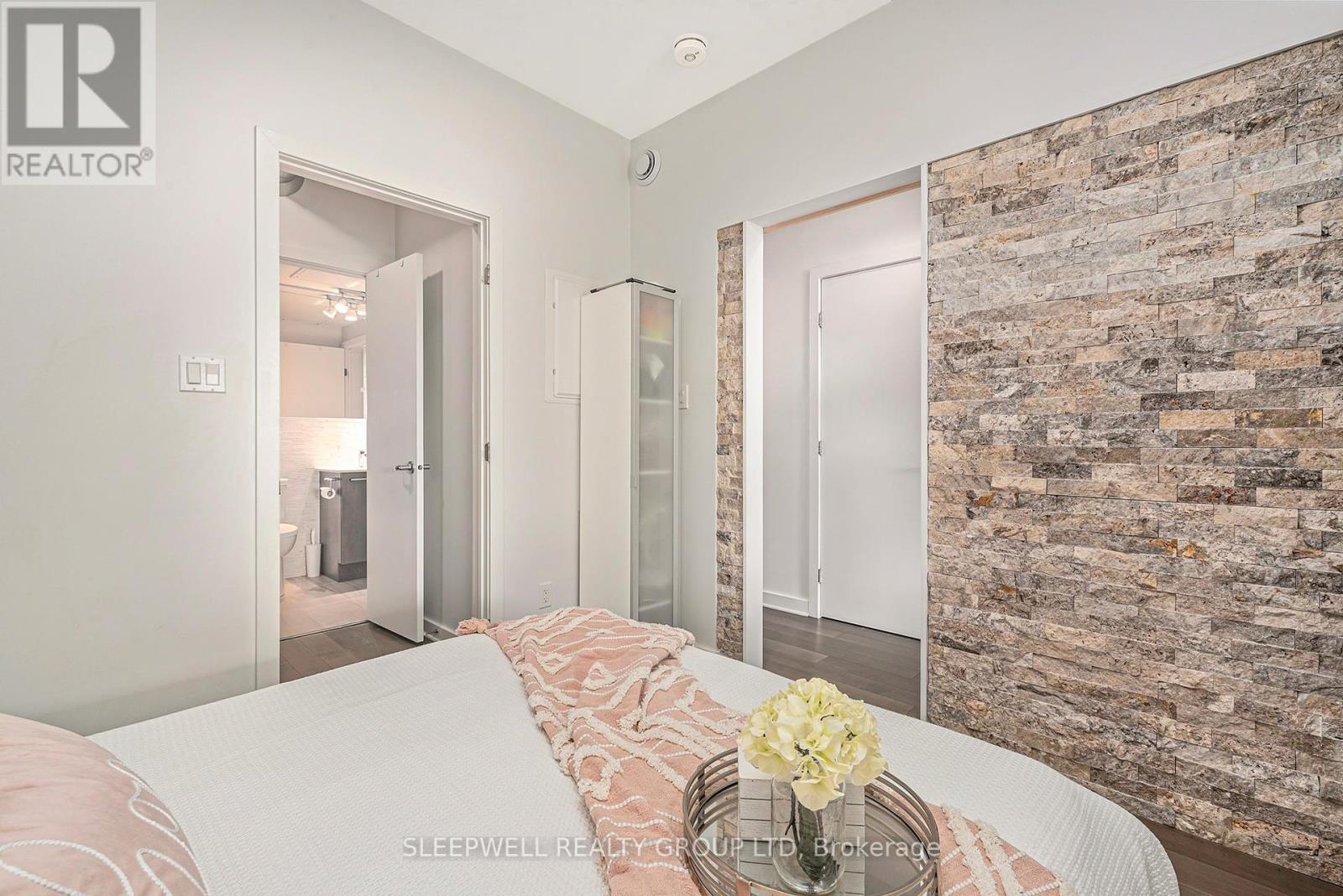 Photo 21 of 304 22 Perkins Street, Ottawa ON