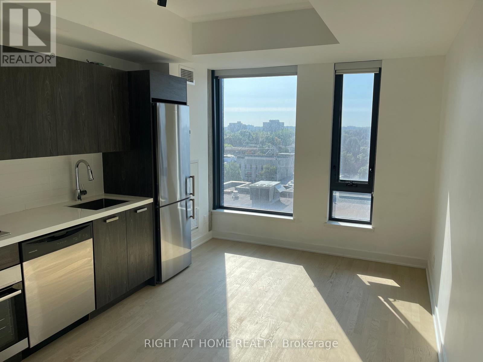 Photo 4 of 705 203 Catherine Street, Ottawa ON