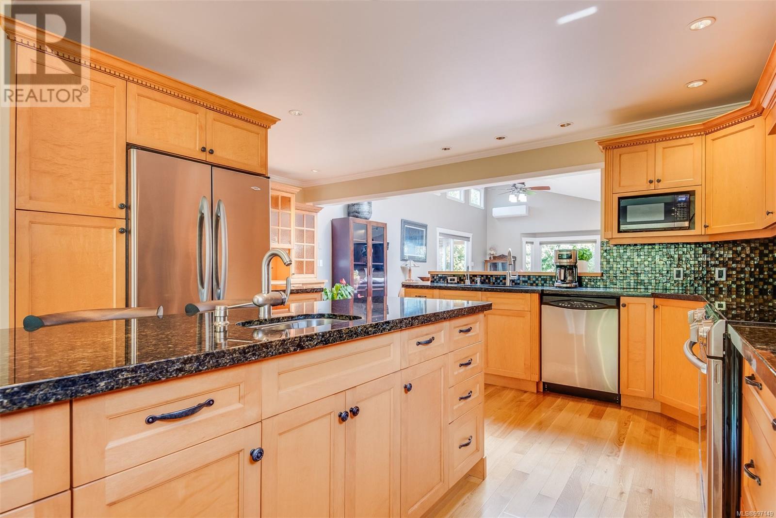 932 Damelart Way, Central Saanich