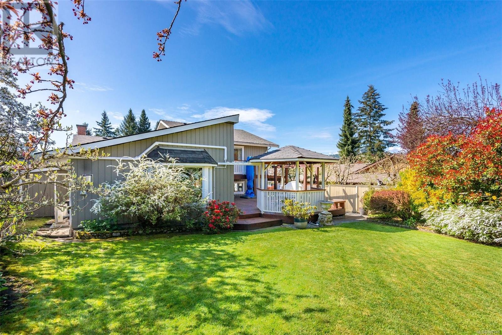 932 Damelart Way, Central Saanich