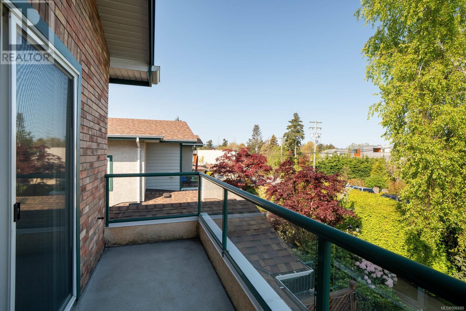 13 2235 Harbour Rd, Sidney