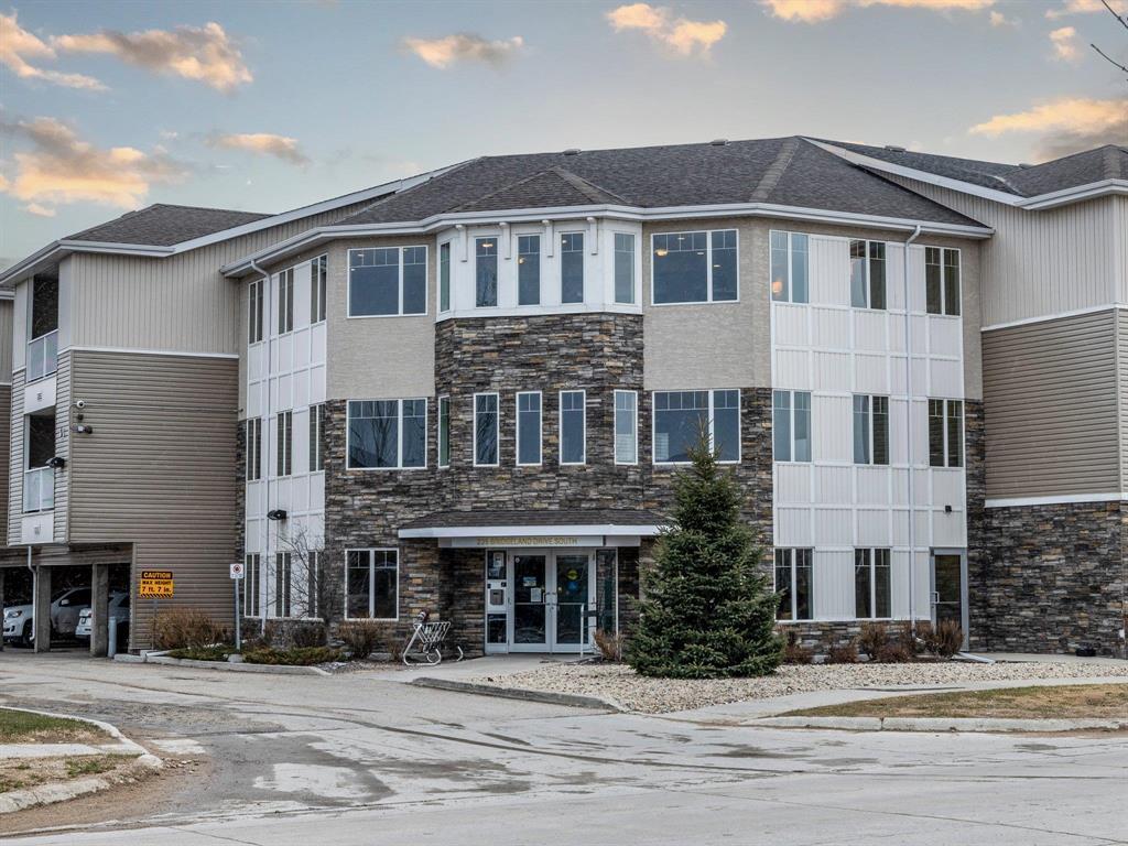 Photo 1 of 317 235 Bridgeland Drive S, Winnipeg MB
