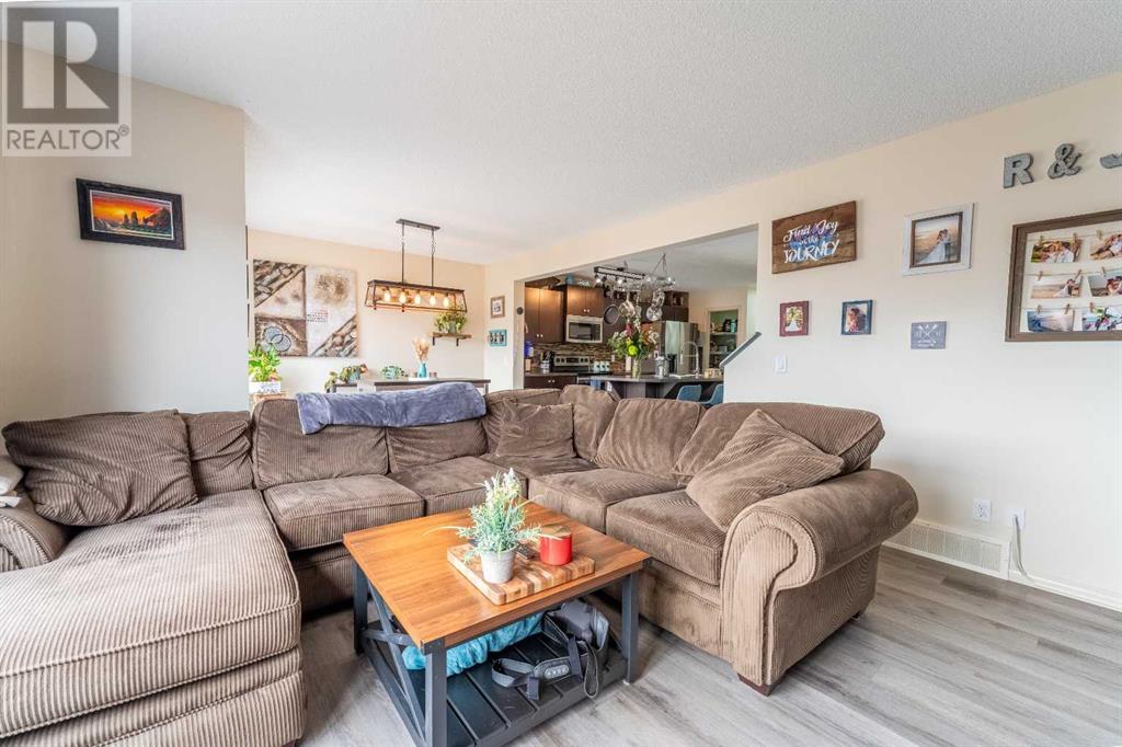 161 Sunset Common, Cochrane, Alberta