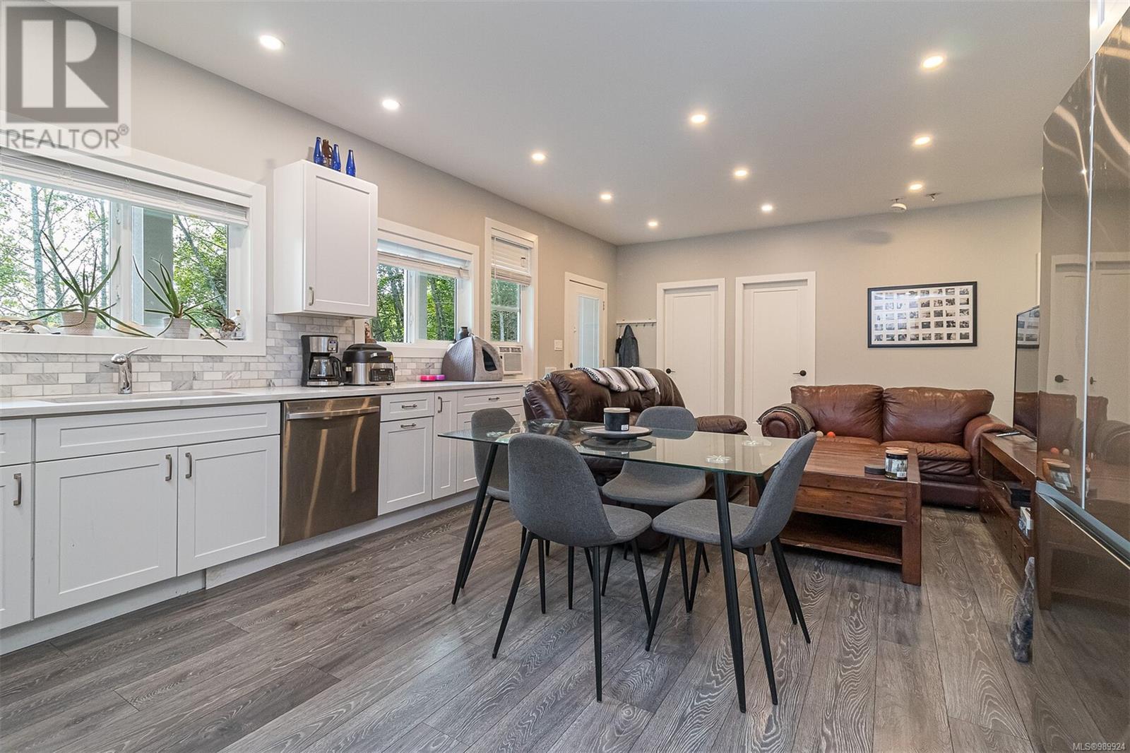 6451 Hopkins Crt, Sooke