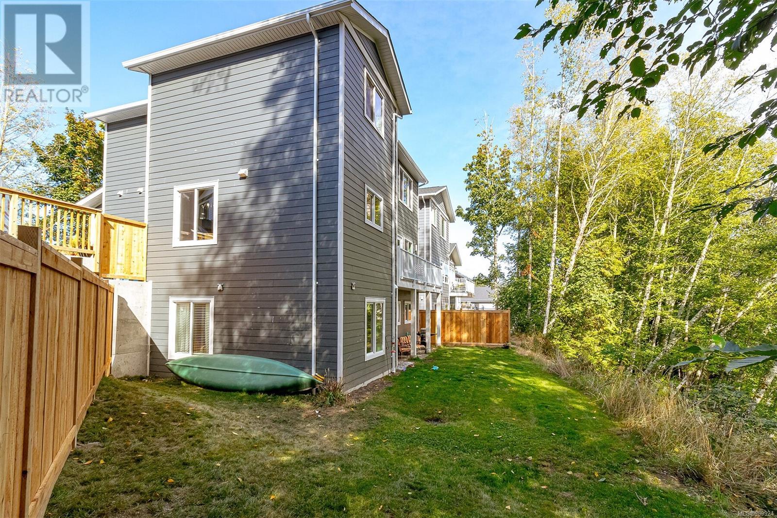 6451 Hopkins Crt, Sooke