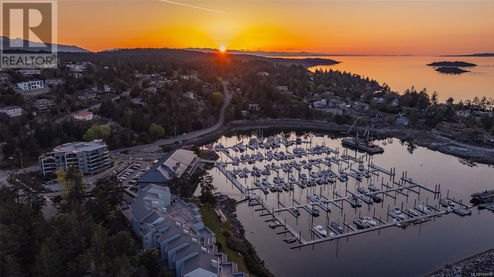 605 3529 Dolphin Dr, Nanoose Bay
