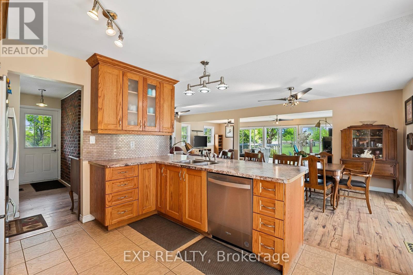 Photo 21 of 255 Victoria Road, Georgina ON