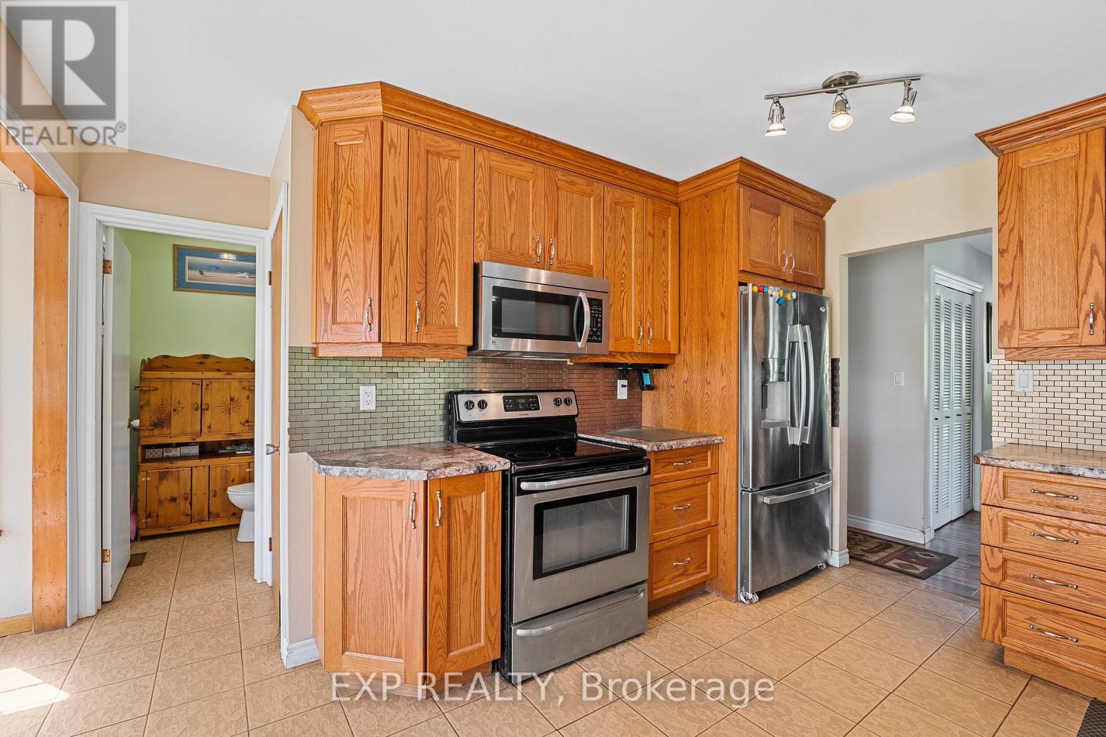 Photo 33 of 255 Victoria Road, Georgina ON