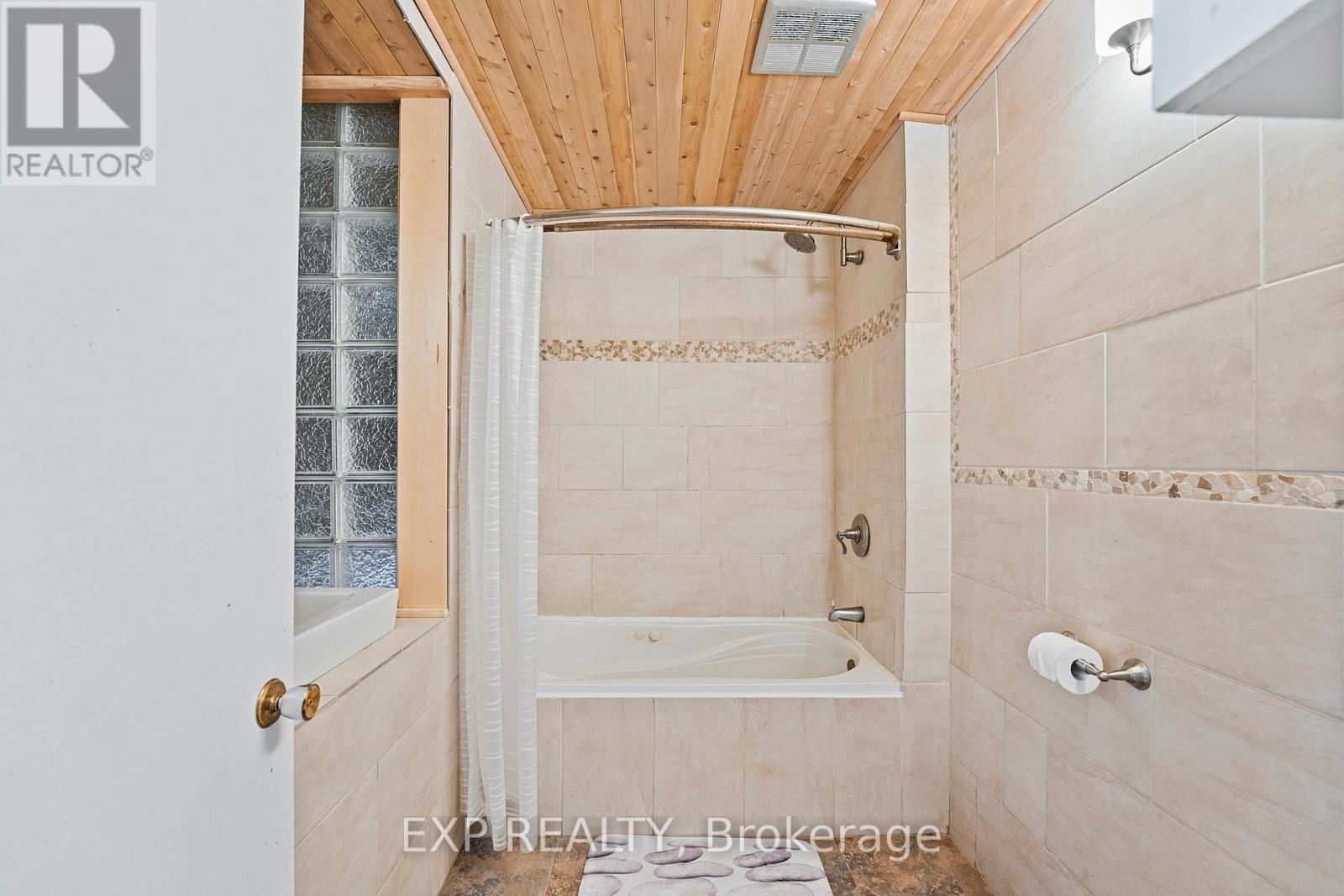 Photo 26 of 255 Victoria Road, Georgina ON
