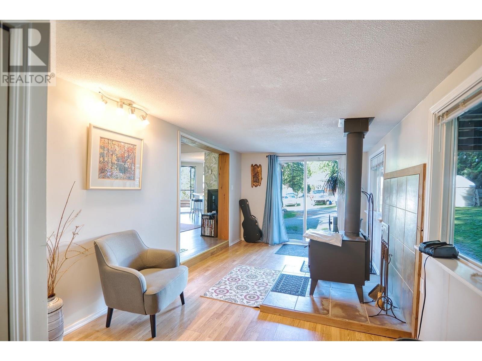 1106 A & B GLADWIN TRAIL ROAD, Roberts Creek
