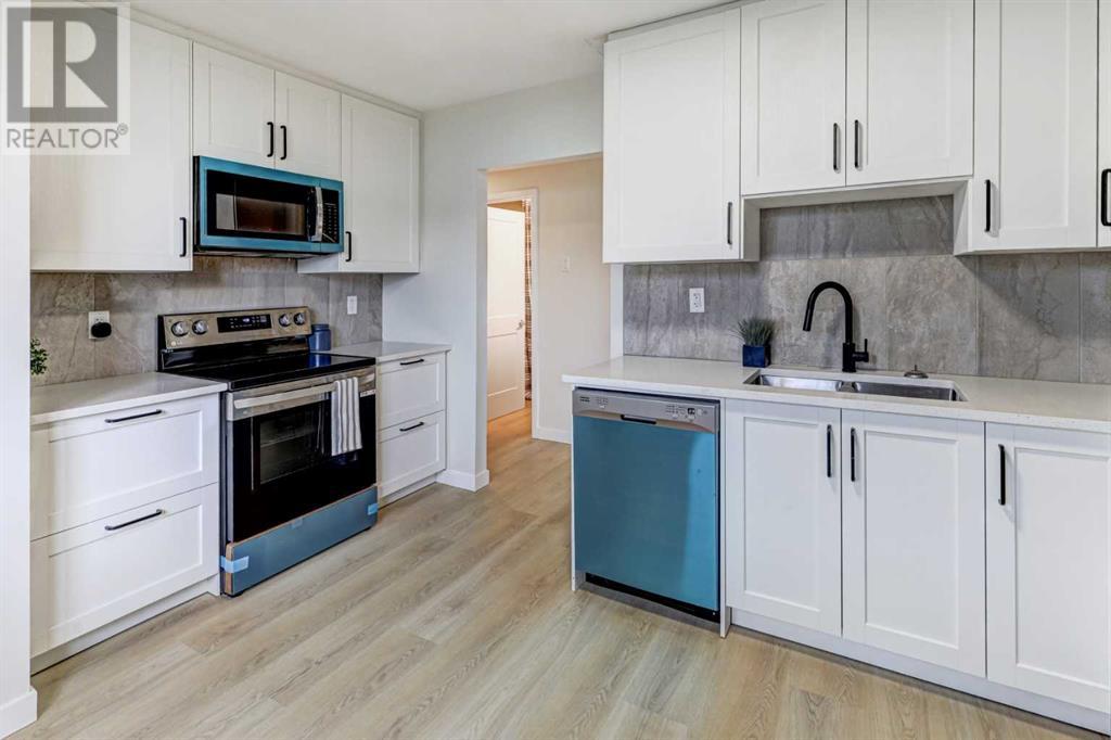 Single Family House Bungalow for Sale in   Avenue NE Winston Heights/Mountview Calgary 
