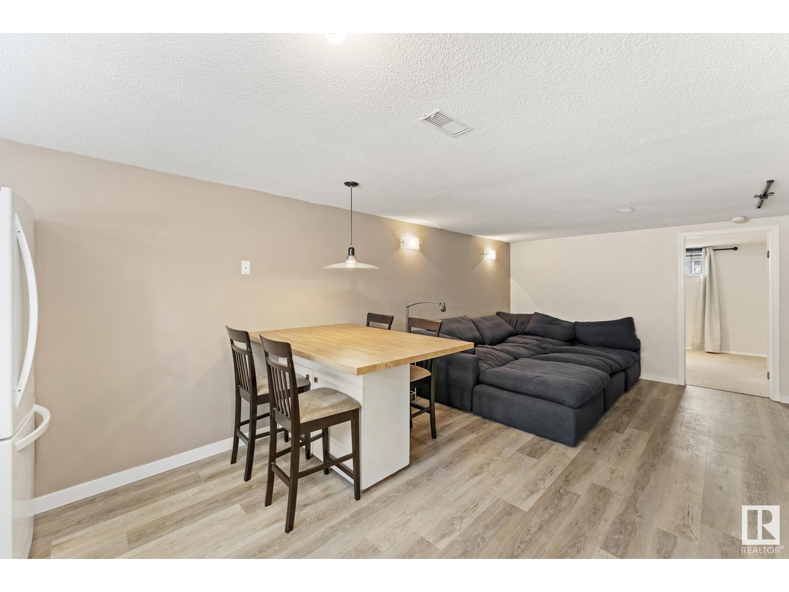 5727 101A AV NW, Edmonton