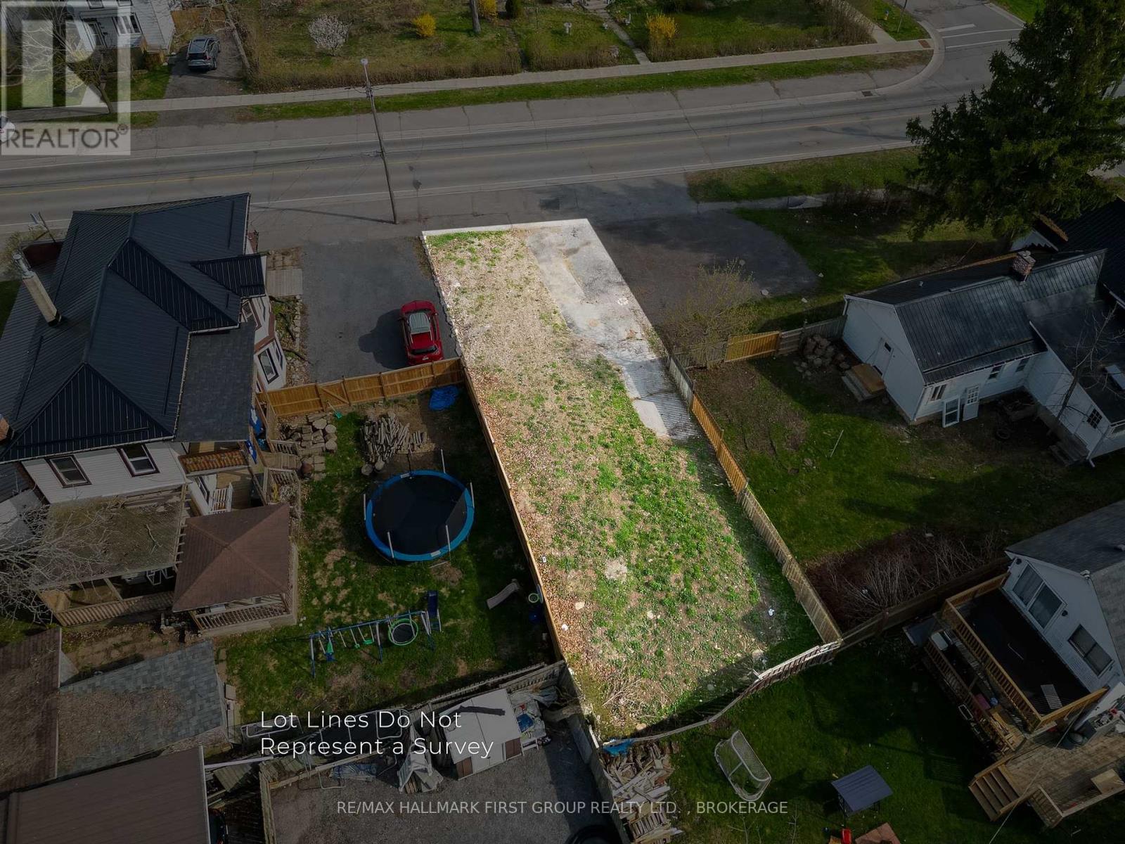 Photo 3 of 284 Dundas Street, Deseronto ON