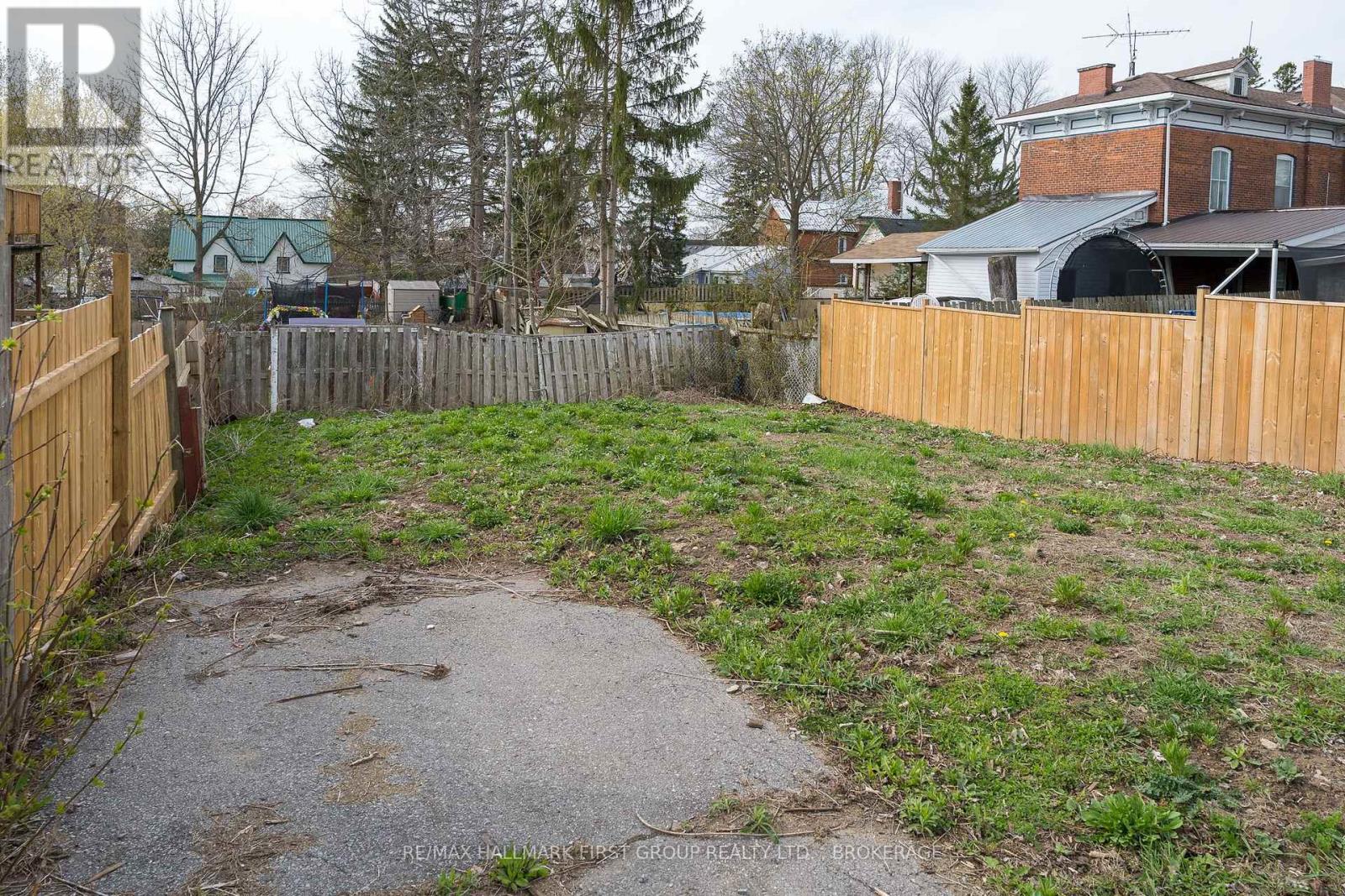 Photo 6 of 284 Dundas Street, Deseronto ON