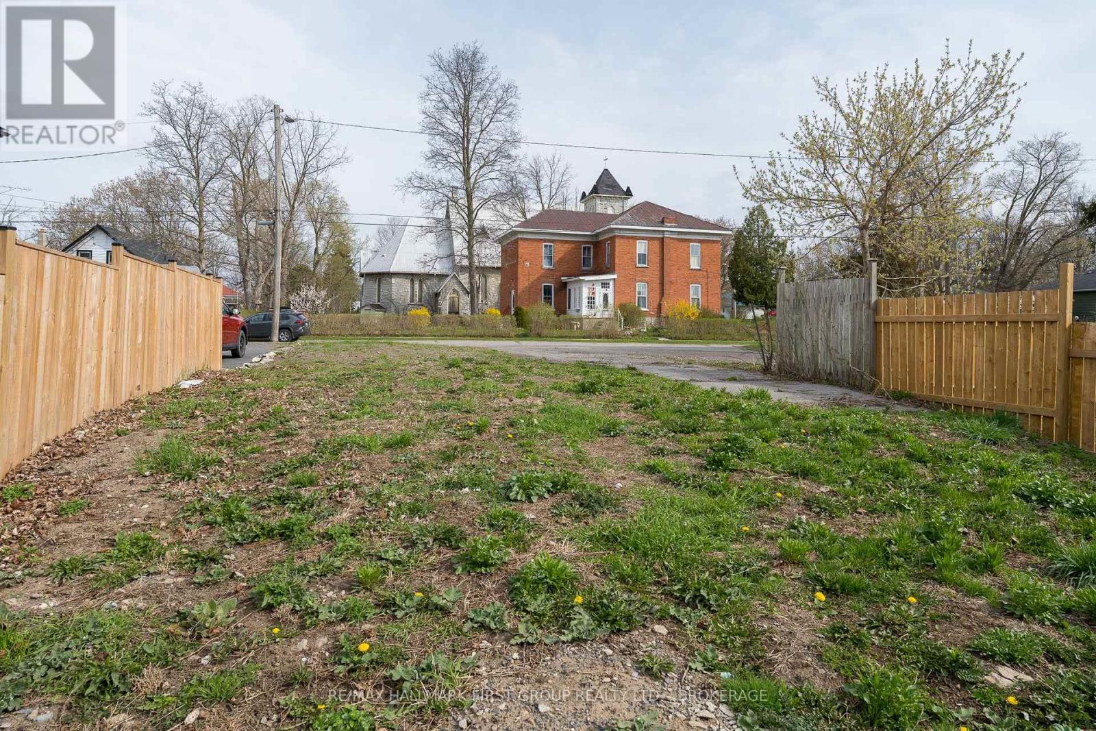 Photo 8 of 284 Dundas Street, Deseronto ON