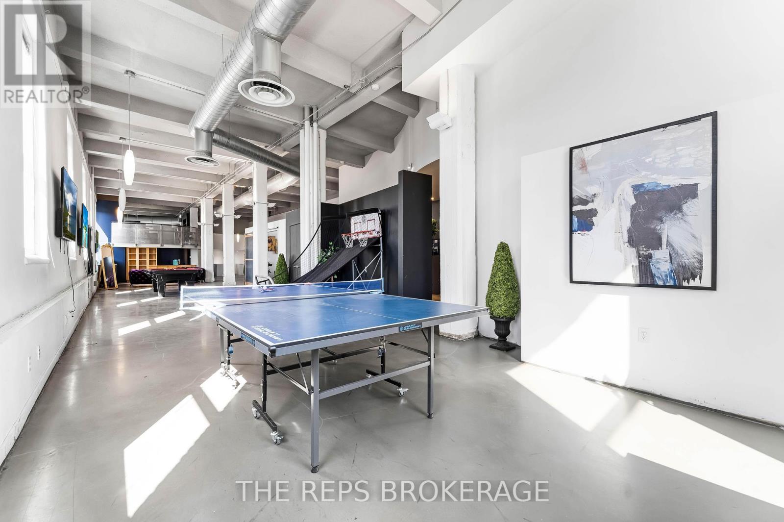 Photo 17 of 43 45 Eccles Street W, Ottawa ON