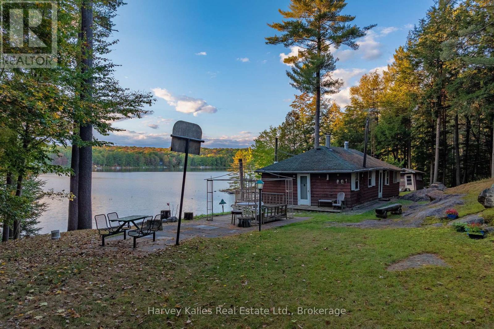 Photo 9 of 2 1028 South Tooke Lake Road, Lake Of Bays ON