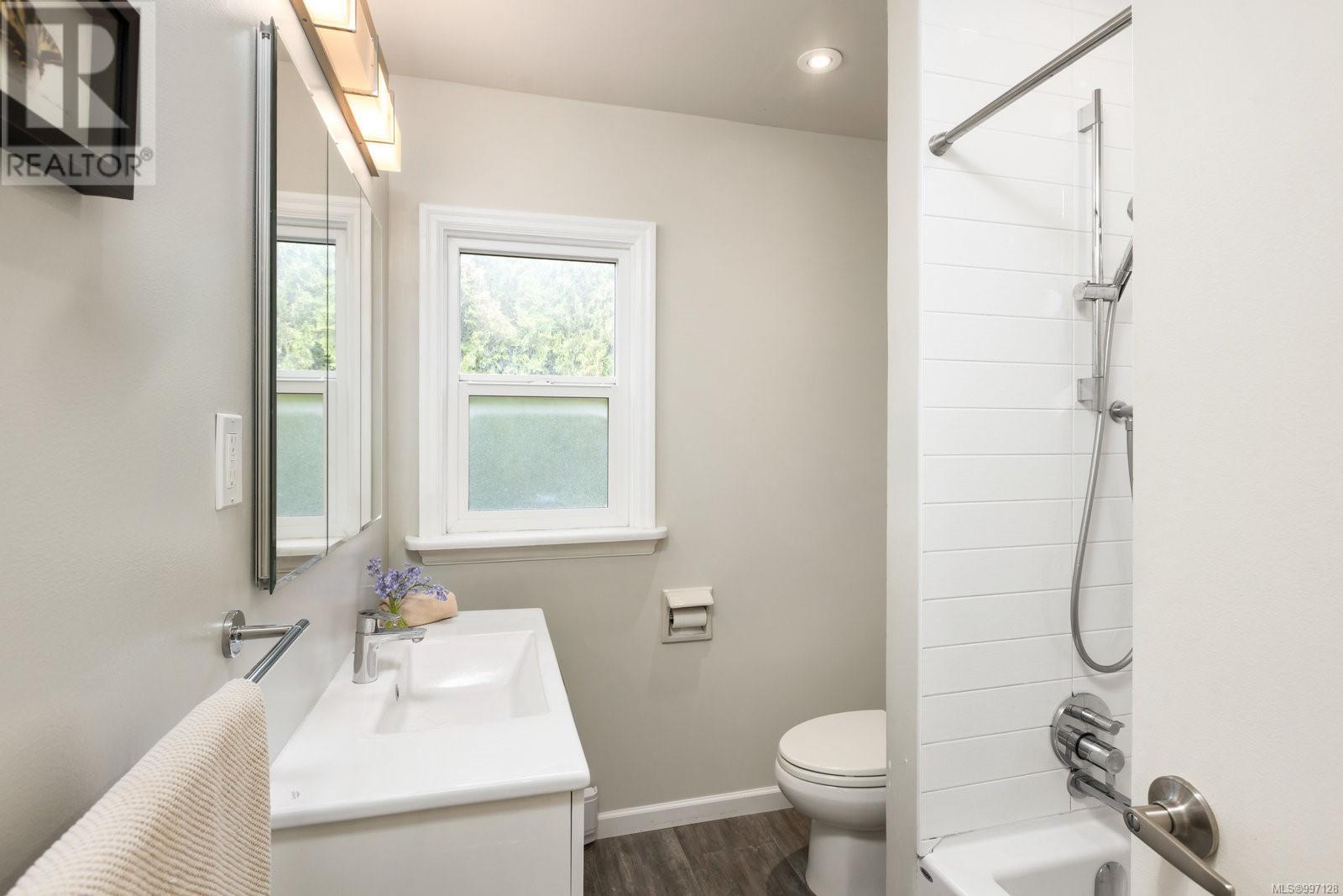  2627 Dunlevy Street, Oak Bay