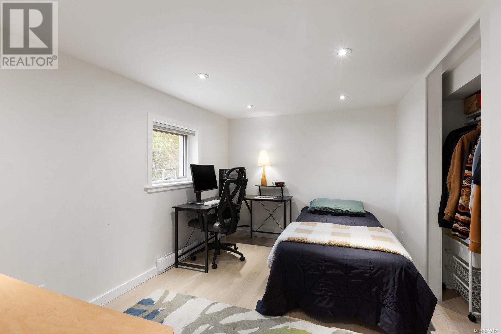  2627 Dunlevy Street, Oak Bay