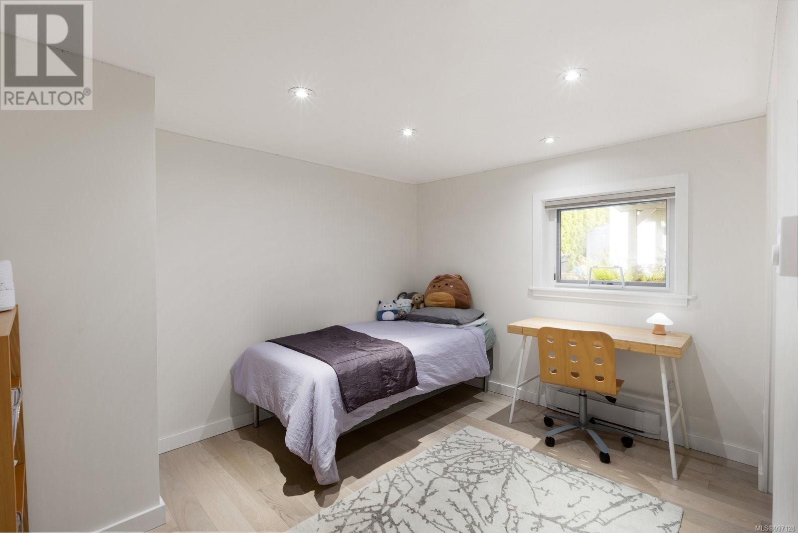  2627 Dunlevy Street, Oak Bay