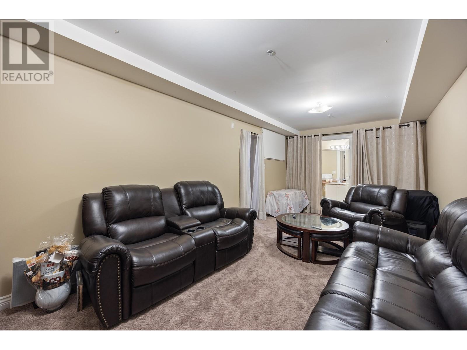 Photo 33 of 36 E 54th Avenue, Vancouver BC