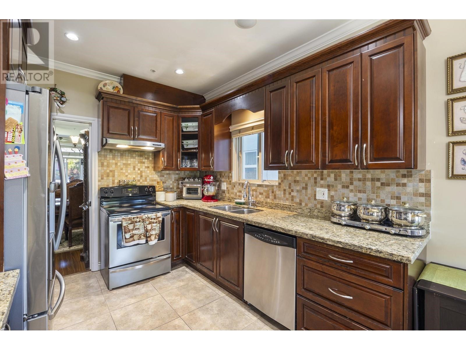 Photo 22 of 36 E 54th Avenue, Vancouver BC
