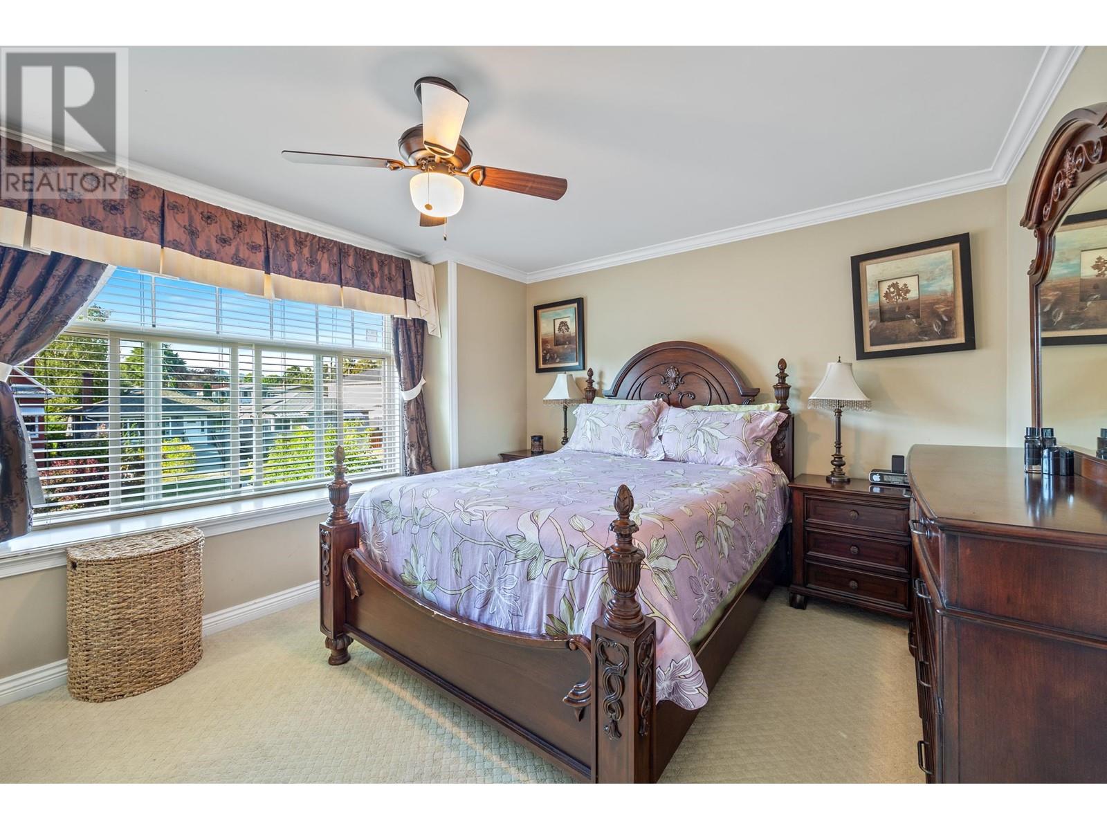 Photo 5 of 36 E 54th Avenue, Vancouver BC