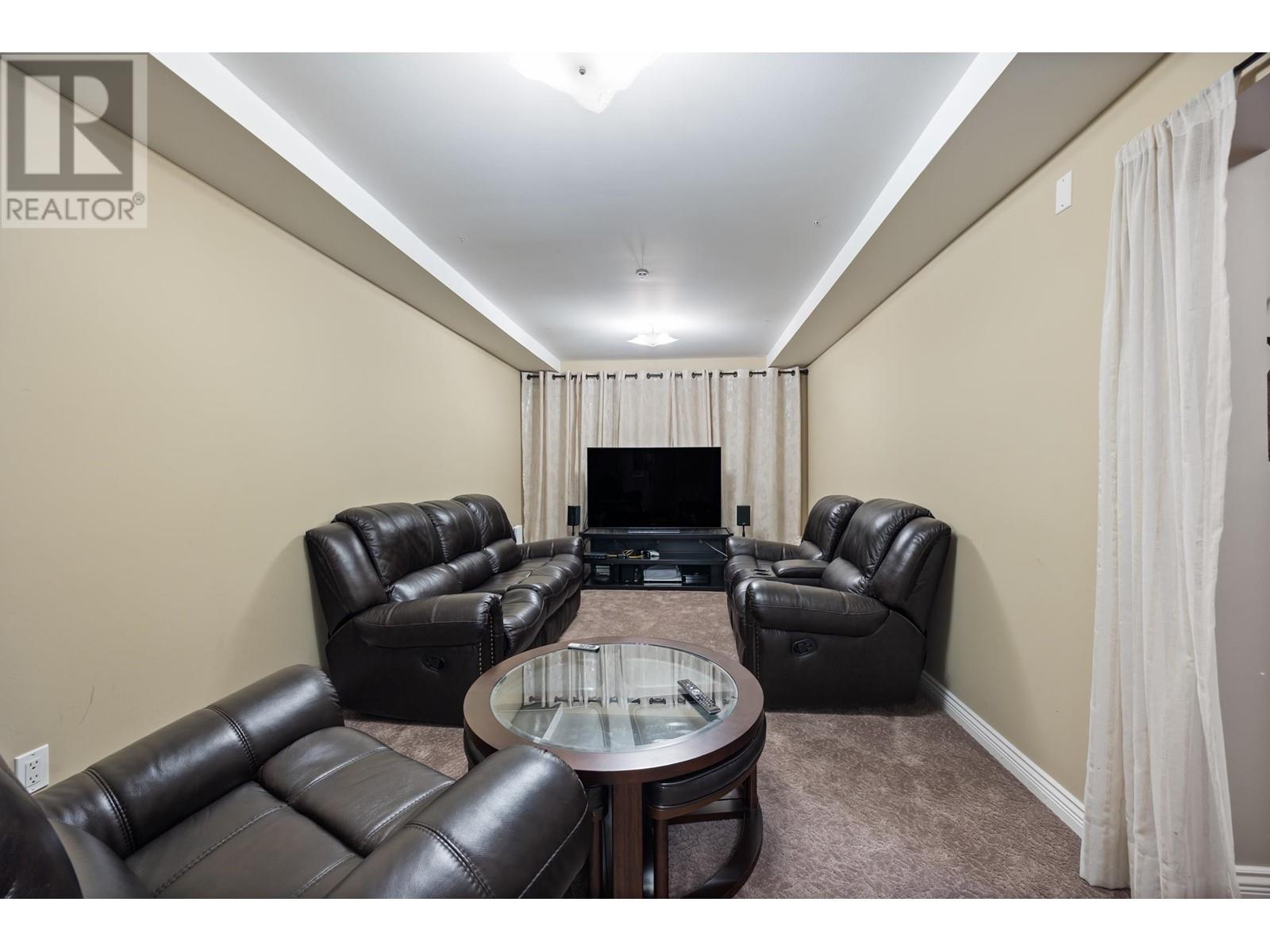 Photo 10 of 36 E 54th Avenue, Vancouver BC