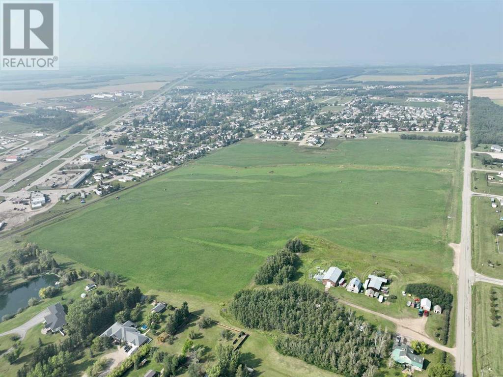 Photo 4 of 11 Th Avenue, Beaverlodge AB