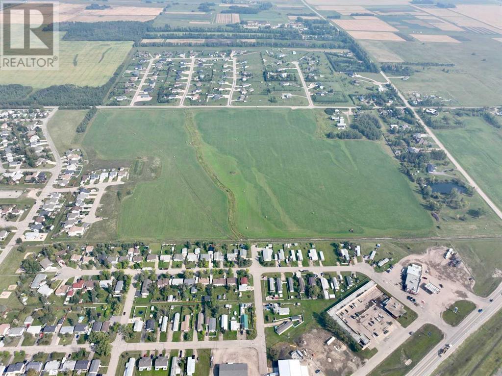 Photo 6 of 11 Th Avenue, Beaverlodge AB