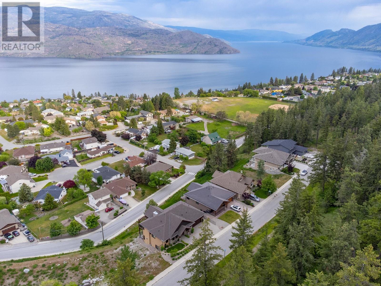  6166 Seymoure Avenue, Peachland