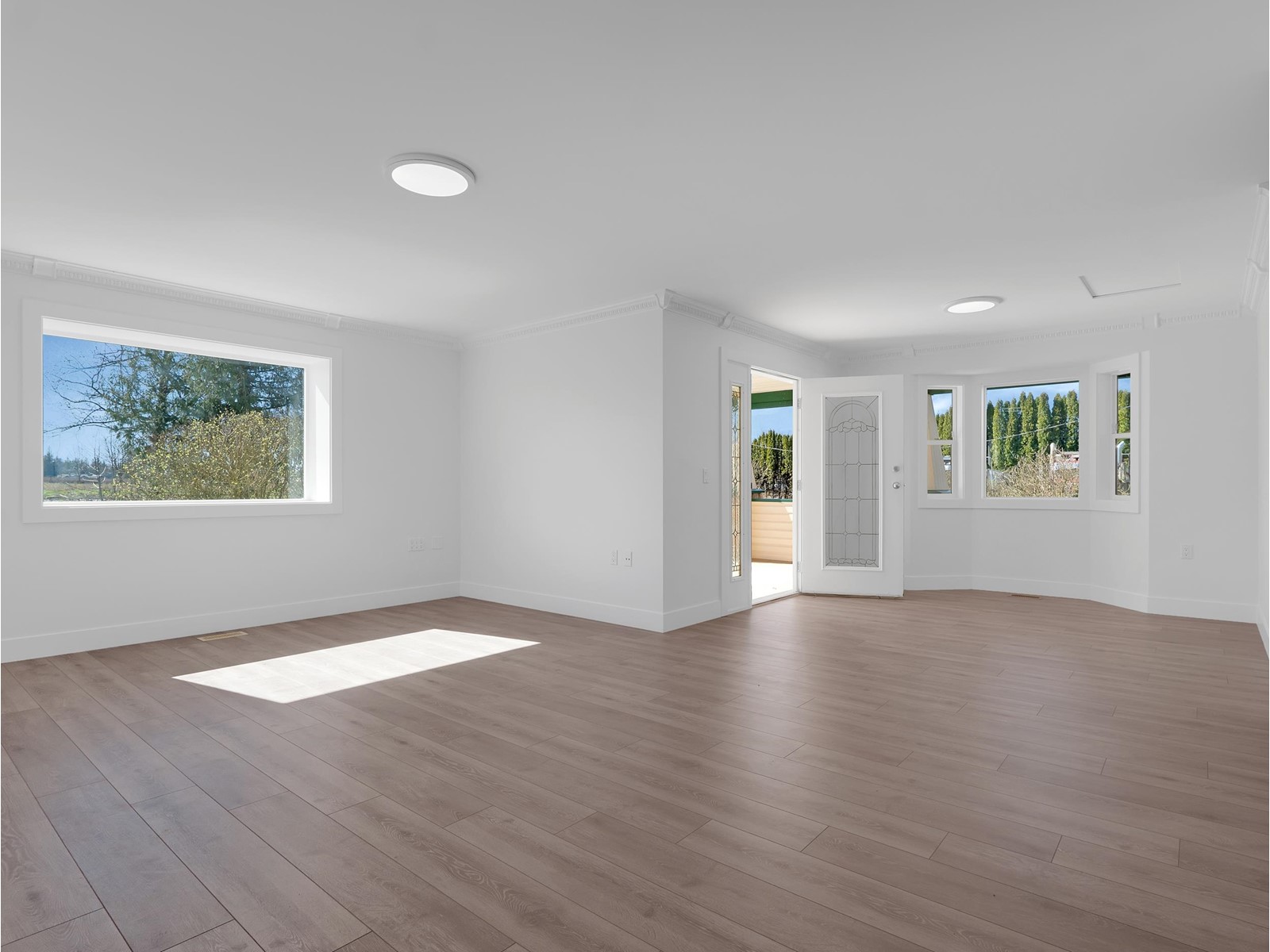 Photo 5 of 27550 48 Avenue, Langley BC