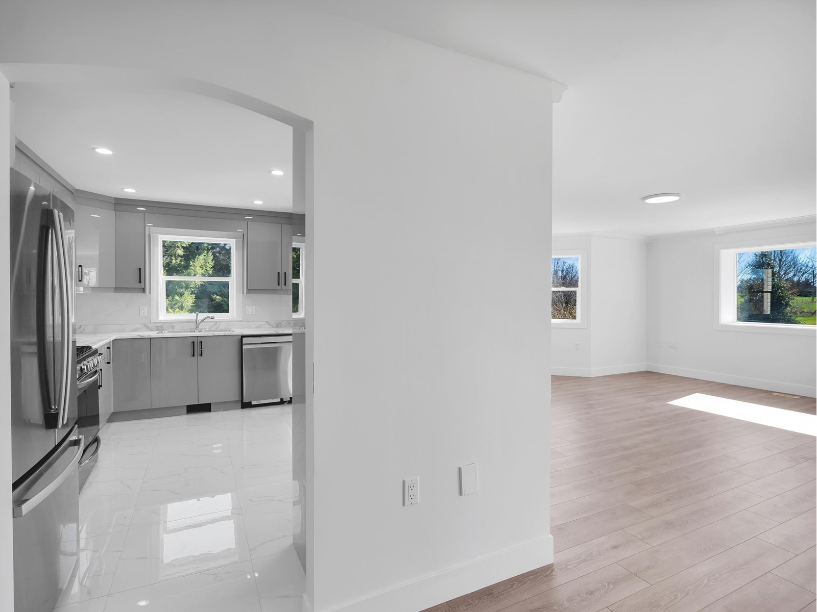Photo 12 of 27550 48 Avenue, Langley BC