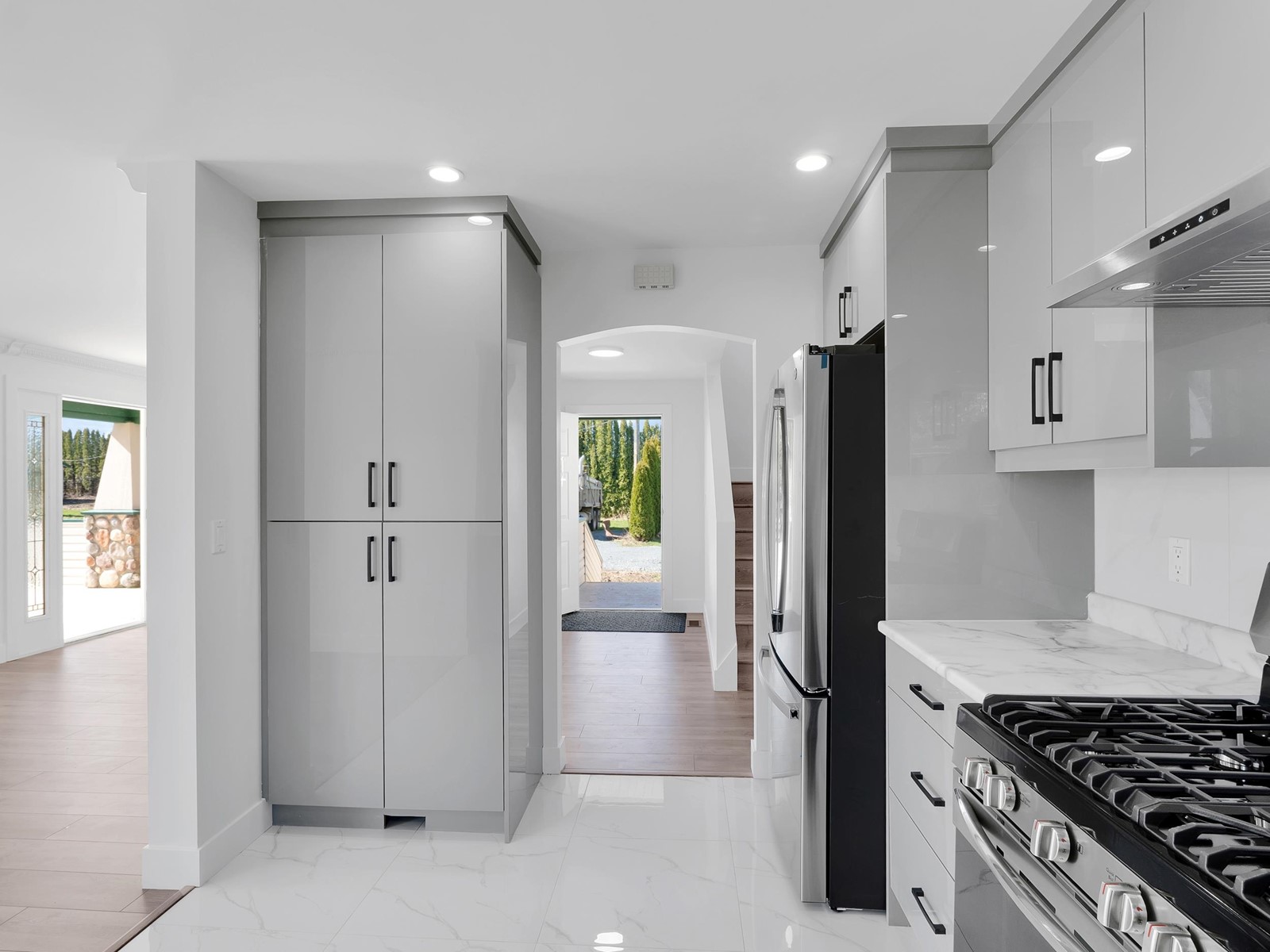 Photo 11 of 27550 48 Avenue, Langley BC