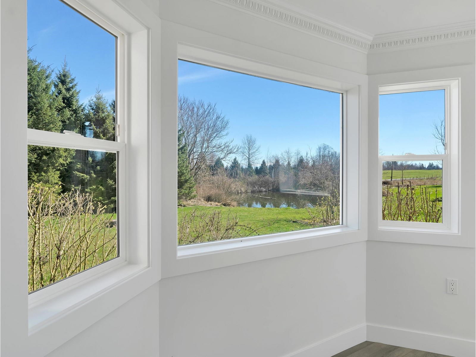 Photo 7 of 27550 48 Avenue, Langley BC