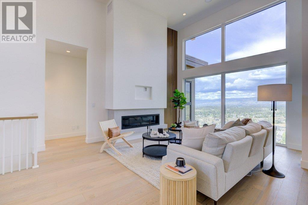  1054 Emslie Street, Kelowna