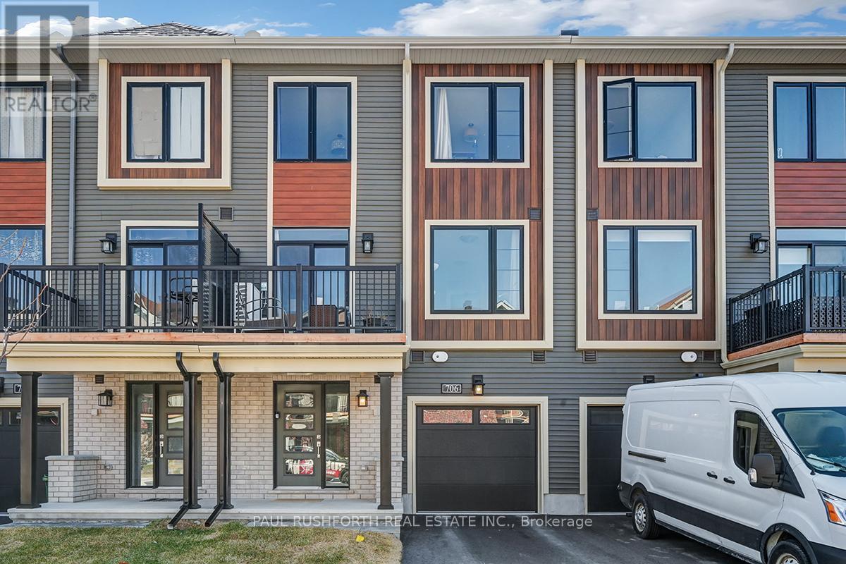 https://ddfcdn.realtor.ca/listing/TS638817000929670000/reb76/highres/0/x12116060_1.jpg