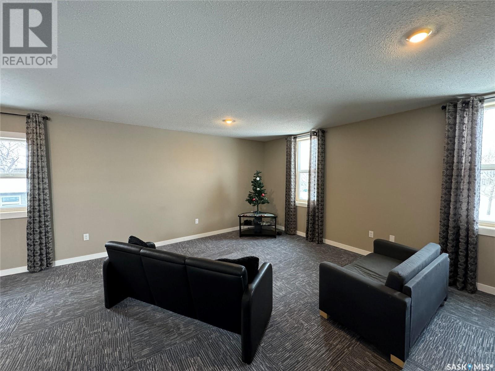 Photo 14 of 104 2nd Avenue W, Biggar SK