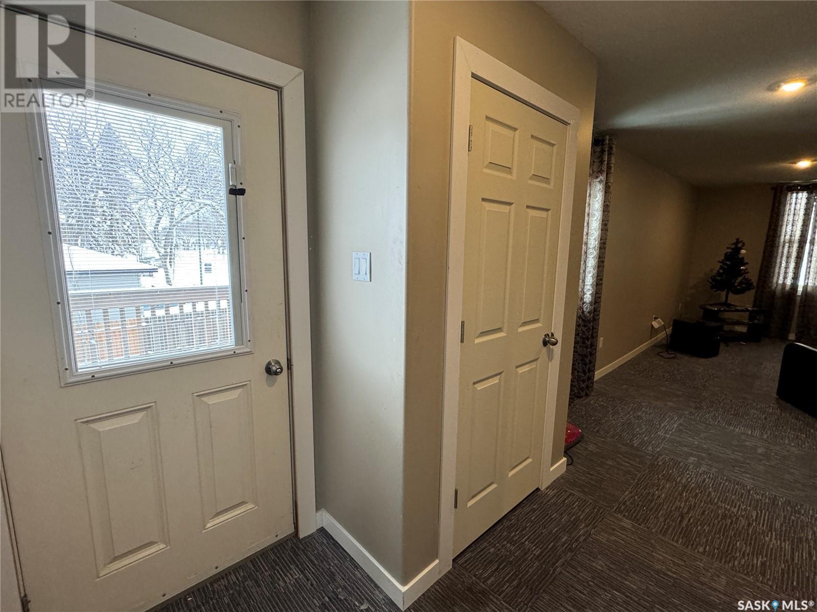 Photo 13 of 104 2nd Avenue W, Biggar SK