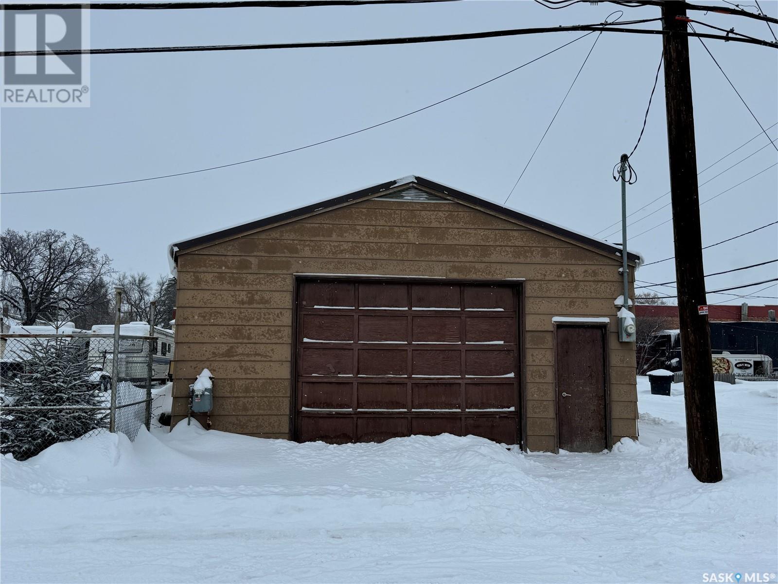Photo 35 of 104 2nd Avenue W, Biggar SK