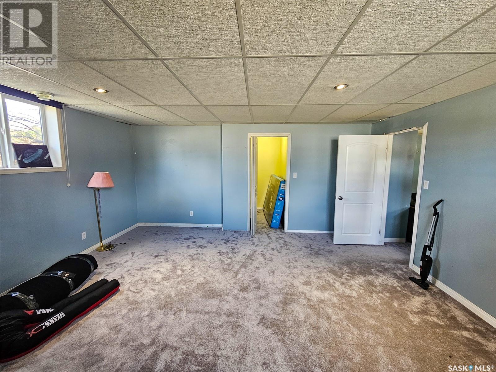Single Family House Bungalow for Sale in  th AVENUE NW Swift Current 