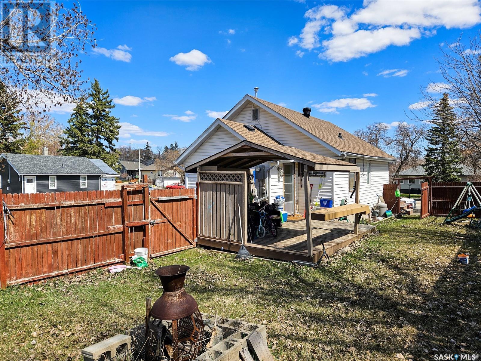 Single Family House Bungalow for Sale in  th AVENUE NW Swift Current 