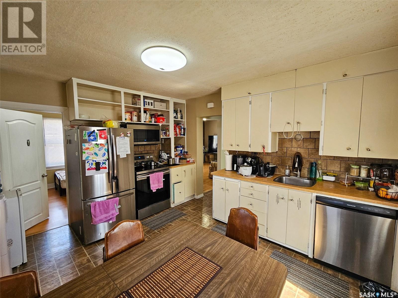Single Family House Bungalow for Sale in  th AVENUE NW Swift Current 