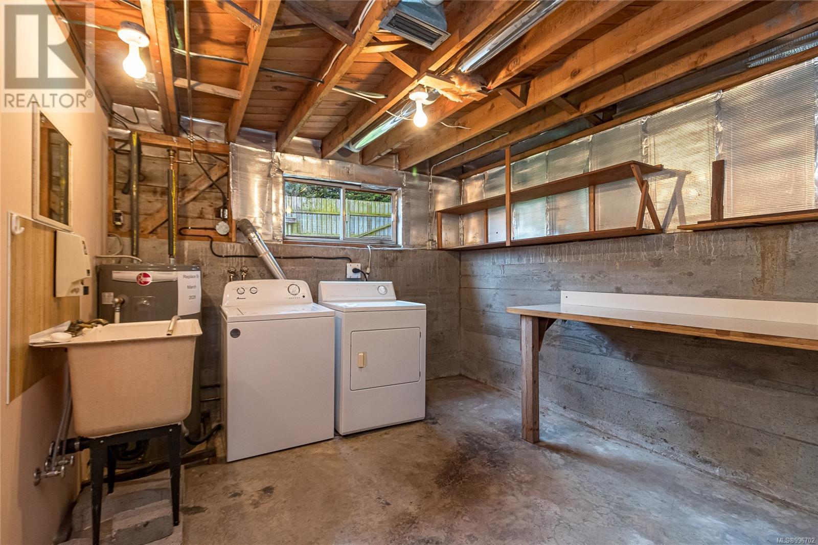  3928 Cadboro Bay Road, Saanich