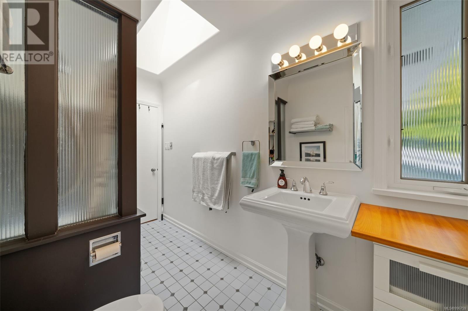  3569 Richmond Road, Saanich