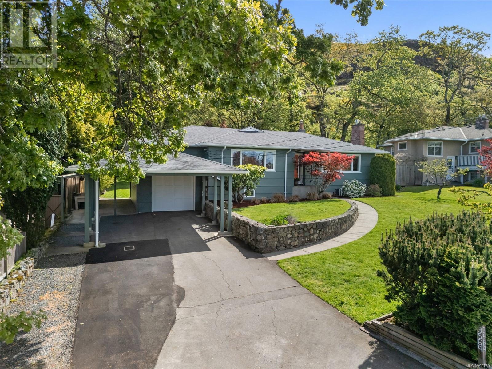  3569 Richmond Road, Saanich