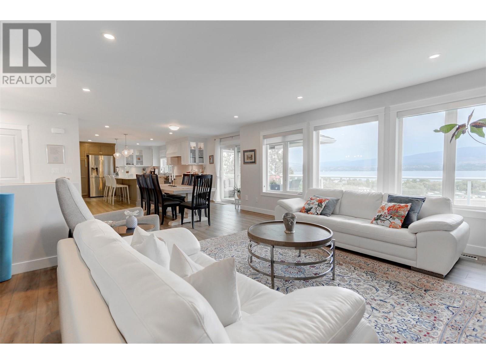 3582 Apple Way Boulevard, West Kelowna