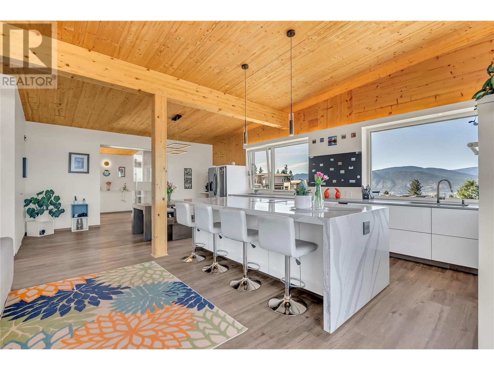  2810 Outlook Way, Naramata