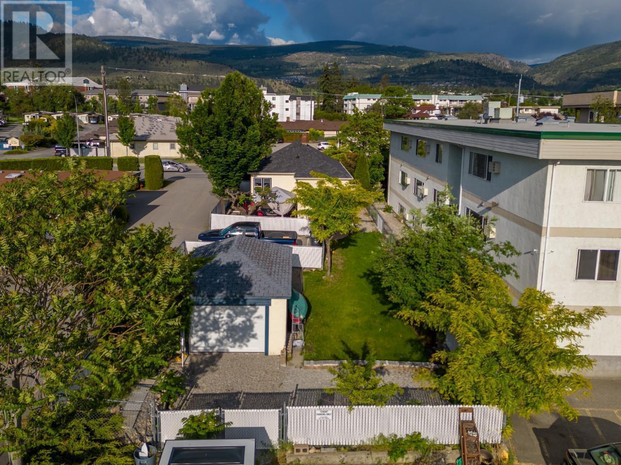  857 Main Street, Penticton