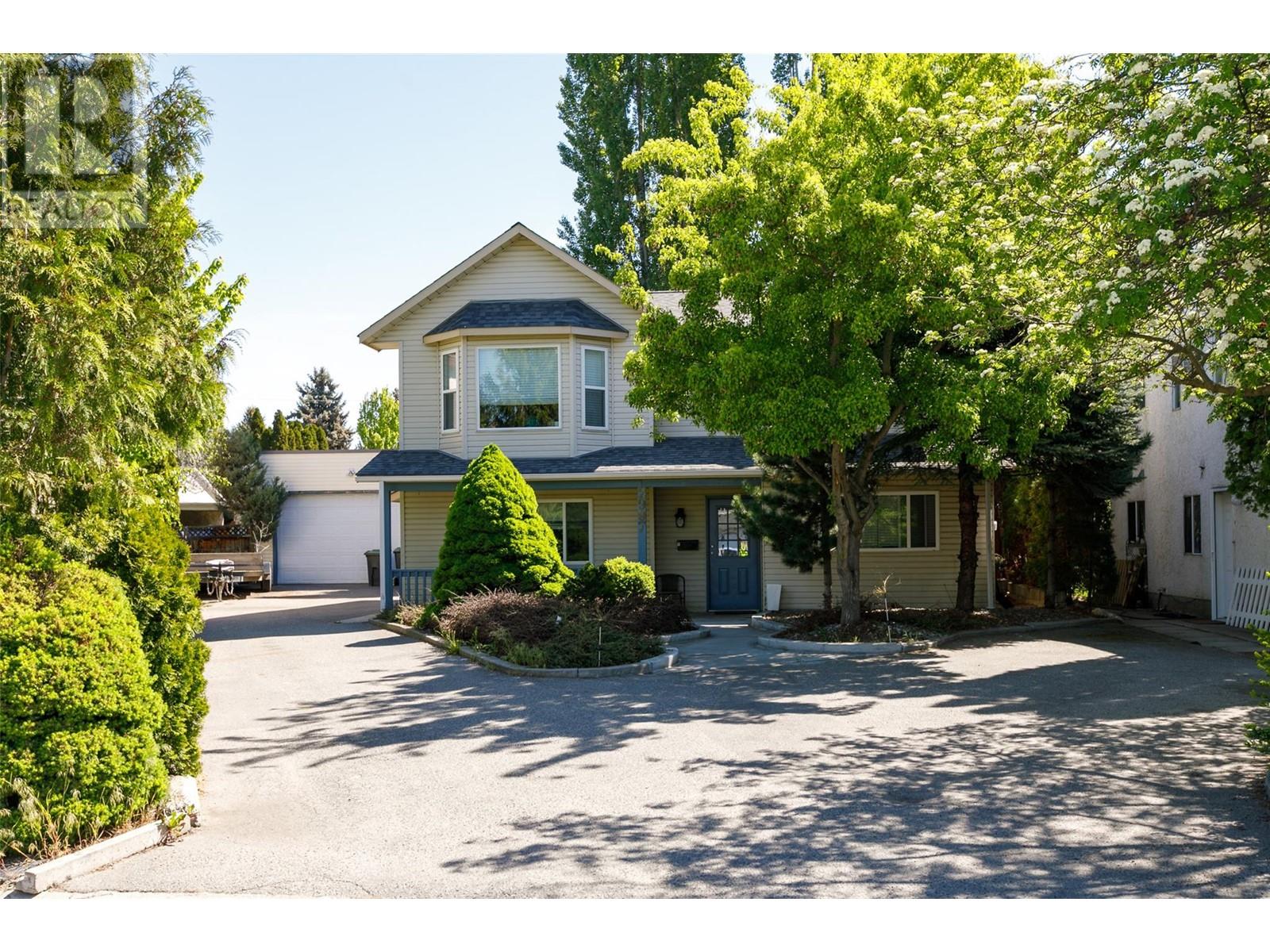 2997 Lowe Court, Kelowna